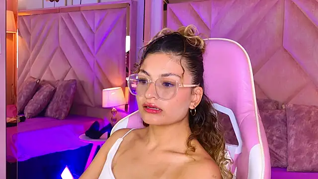 emilyjonesss  online show from 04/09/26, 08:25