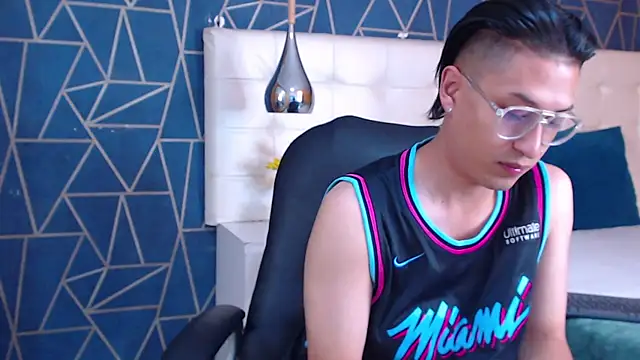 Snapshot of EriickFerrer chatting on 03/02/26, 02:03 EriickFerrer online show from 03/02/26, 02:03