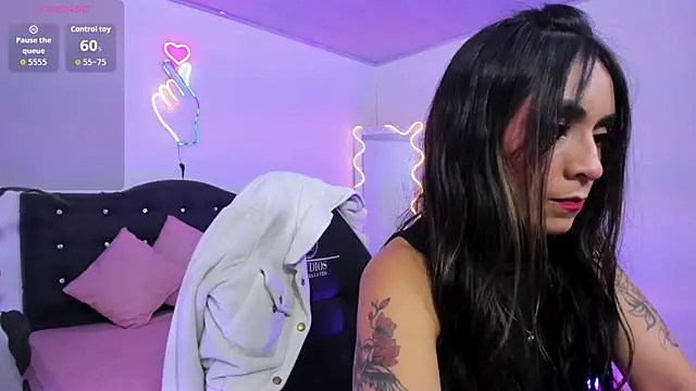 LINDSAY TAY online show from 04/30/26, 03:13