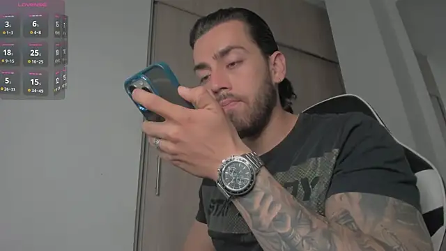 Snapshot of Axel__Blaze chatting on 07/11/26, 01:47 Axel Blaze online show from 07/11/26, 01:47