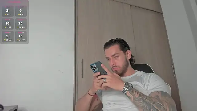 Snapshot of Axel__Blaze chatting on 07/17/26, 01:51 Axel Blaze online show from 07/17/26, 01:51