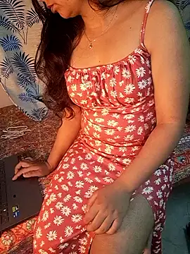 Queen of Nepal online show from 02/25/26, 01:32