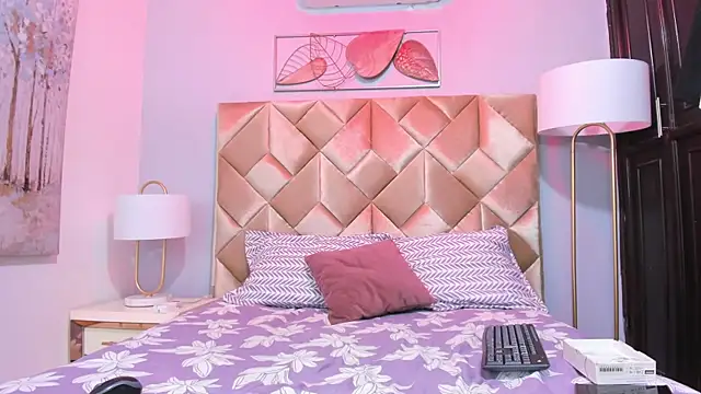 gabyevans4 online show from 03/18/26, 01:03