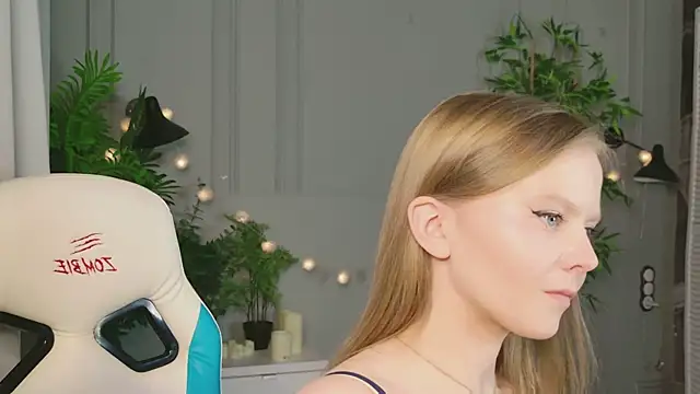 Sophie Peach  online show from 03/23/26, 02:32