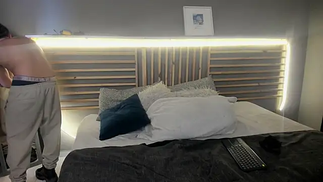 clark ken01 online show from 03/18/26, 08:34