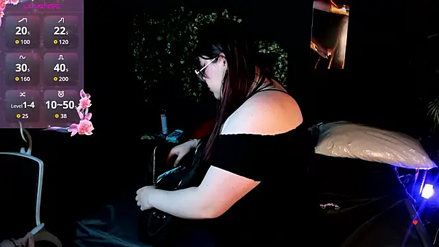 NicoleeDemara online show from 03/04/26, 12:05