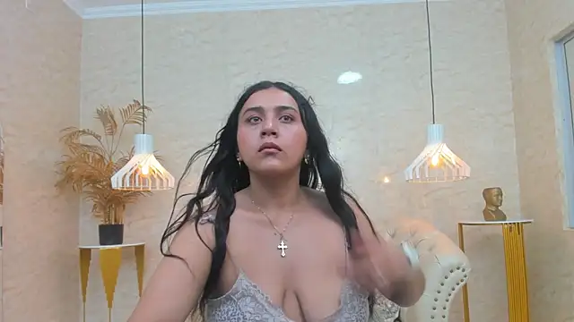 Lunaa Abril online show from 03/05/26, 04:08