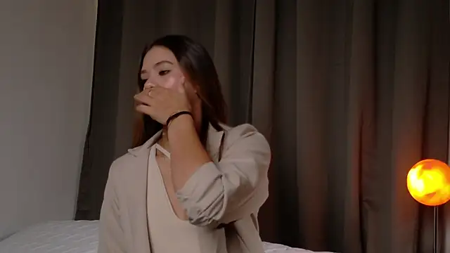 Mia Benett  online show from 03/05/26, 01:07