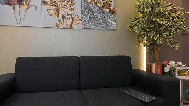 ValentinaaMilan online show from 03/30/26, 05:08
