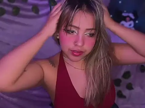 Moon Velvet  online show from 02/25/26, 07:12