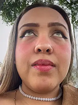 Moon Velvet  online show from 03/01/26, 08:11