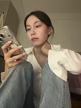 Snapshot of DD-5200 chatting on 02/28/26, 04:19 DD-5200 online show from 02/28/26, 04:19