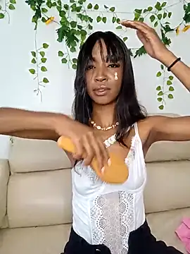 TinnaPeyton online show from 04/08/26, 05:57