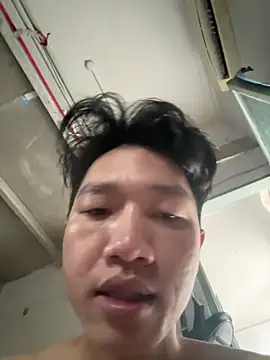 Snapshot of yuici79 chatting on 02/25/26, 10:14 yuici79 online show from 02/25/26, 10:14