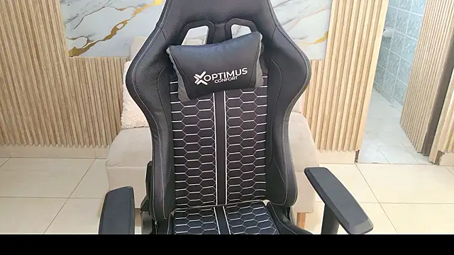 Snapshot of Nicoll_20 chatting on 03/04/26, 12:44 Nicoll 20 online show from 03/04/26, 12:44