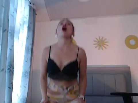 Julietaamado online show from 04/08/26, 05:24