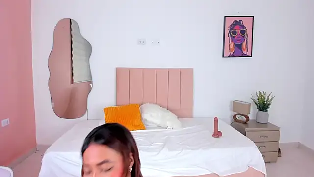 zenndaya   online show from 04/18/26, 03:32