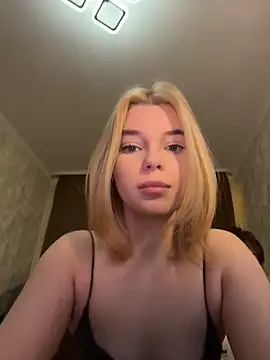 Snapshot of grl4u chatting on 03/04/26, 06:14 grl4u online show from 03/04/26, 06:14