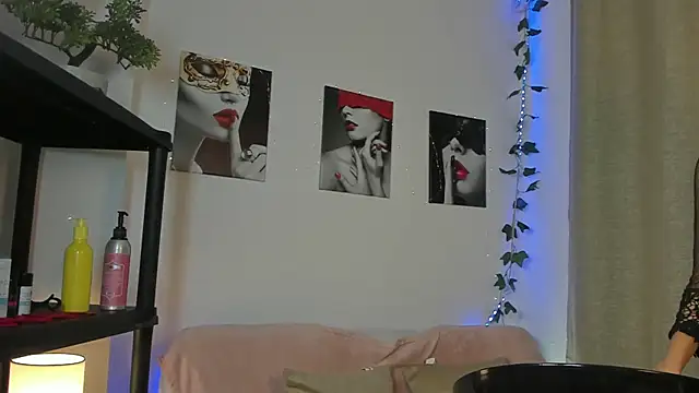 Rebeca Marchetti online show from 03/24/26, 08:14