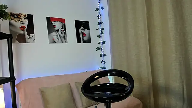 Rebeca Marchetti online show from 04/17/26, 08:45