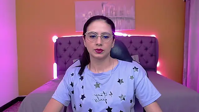 Snapshot of alexaneuer chatting on 06/02/26, 01:13 alexaneuer online show from 06/02/26, 01:13