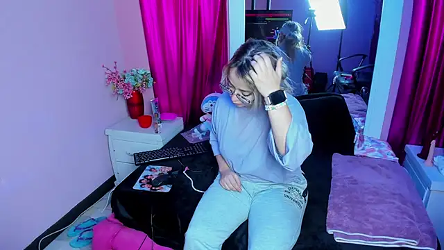 Snapshot of Maky_Coss chatting on 03/03/26, 01:17 Maky Coss online show from 03/03/26, 01:17