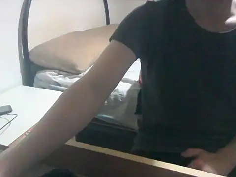 Snapshot of baddboy19 chatting on 05/24/26, 01:43 baddboy19 online show from 05/24/26, 01:43
