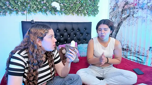valeria and zoe online show from 05/01/26, 06:34