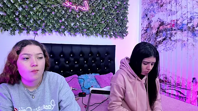 valeria and zoe online show from 06/04/26, 02:12