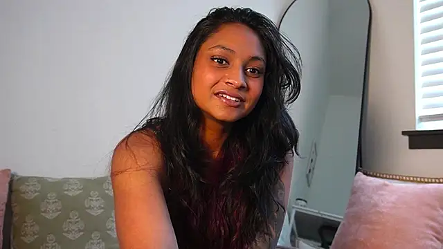 Snapshot of itsjustzara chatting on 02/27/26, 10:43 itsjustzara online show from 02/27/26, 10:43