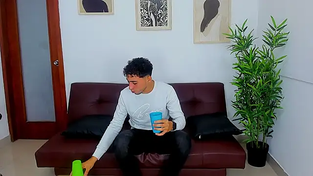 Snapshot of oria_Light chatting on 03/03/26, 12:22 oria Light online show from 03/03/26, 12:22