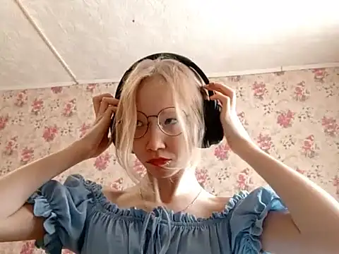 SoniqBliss online show from 02/27/26, 07:19