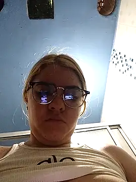 single kitten online show from 03/30/26, 12:28