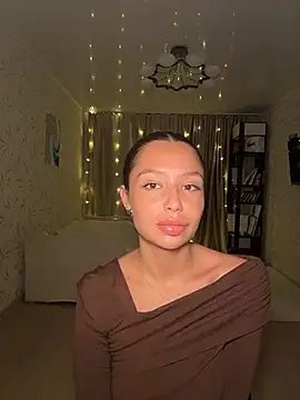 Snapshot of Fragile_Tease chatting on 03/12/26, 06:36 Fragile Tease online show from 03/12/26, 06:36