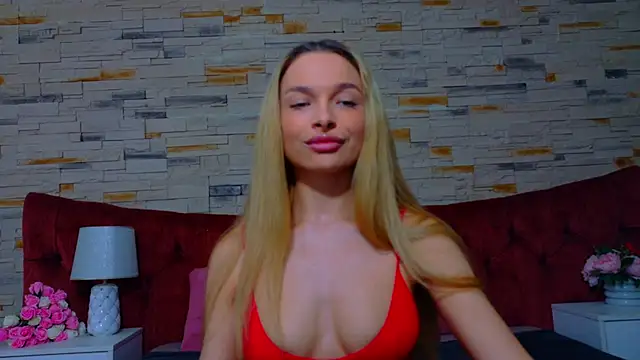 LannaSkyy online show from 04/18/26, 07:58