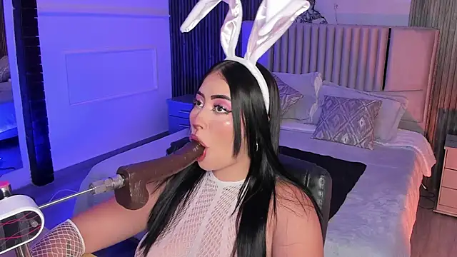 Emberrvelvet online show from 04/05/26, 04:20