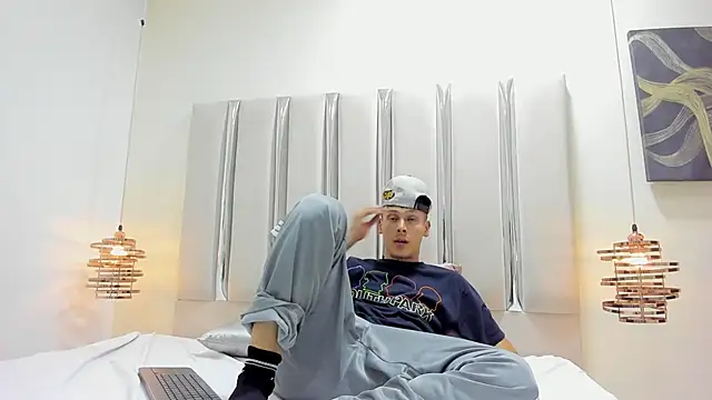 Ethan Wolfe online show from 03/02/26, 05:19