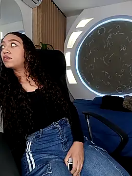 ritzabeth daniel online show from 03/23/26, 02:48