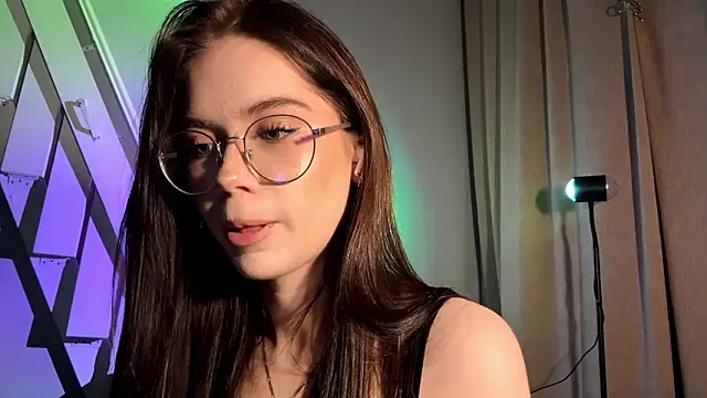 Snapshot of DebraSchneider chatting on 03/03/26, 05:19 DebraSchneider online show from 03/03/26, 05:19