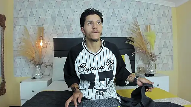 DanteLuxx online show from 03/15/26, 03:56