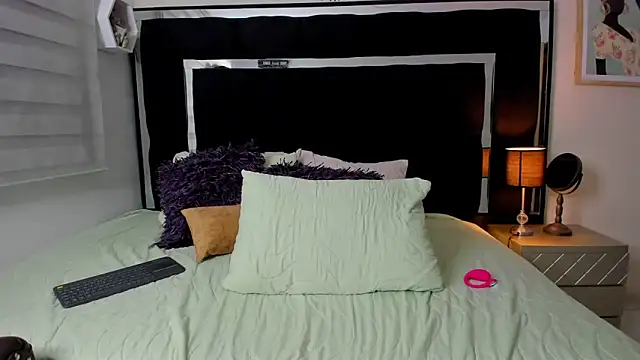 Tiana moon online show from 05/15/26, 11:23