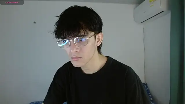 Snapshot of noah_millerx chatting on 05/04/26, 04:41 noah millerx online show from 05/04/26, 04:41