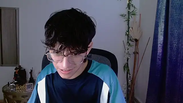 Snapshot of noah_millerx chatting on 05/09/26, 04:28 noah millerx online show from 05/09/26, 04:28