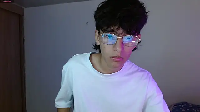 Snapshot of noah_millerx chatting on 05/26/26, 05:25 noah millerx online show from 05/26/26, 05:25