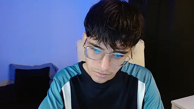 Snapshot of noah_millerx chatting on 07/10/26, 07:16 noah millerx online show from 07/10/26, 07:16
