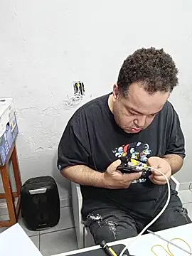 UrsoBissexualPauGrosso online show from 04/30/26, 03:18