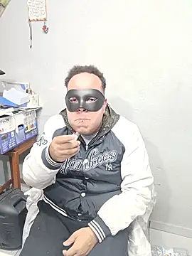 UrsoBissexualPauGrosso online show from 05/13/26, 03:37