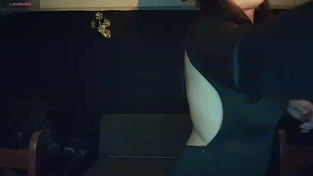 Snapshot of softnicol_ chatting on 03/04/26, 02:06 softnicol online show from 03/04/26, 02:06