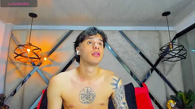 EXCLUSIVE8 online show from 04/29/26, 03:54