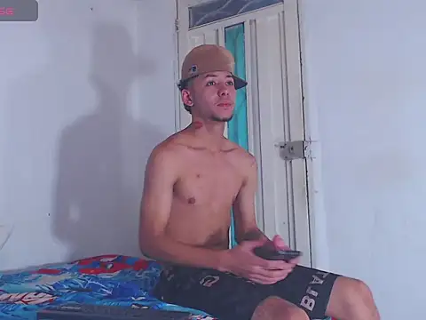 Snapshot of gabriel_reyes21 chatting on 07/17/26, 11:09 gabriel reyes21 online show from 07/17/26, 11:09